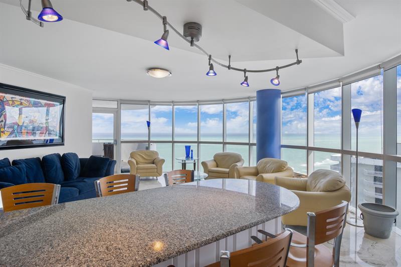 Image 15 of 37 For 6301 Collins Ave  2603