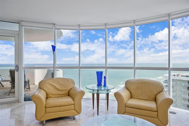 Image 19 of 37 For 6301 Collins Ave  2603