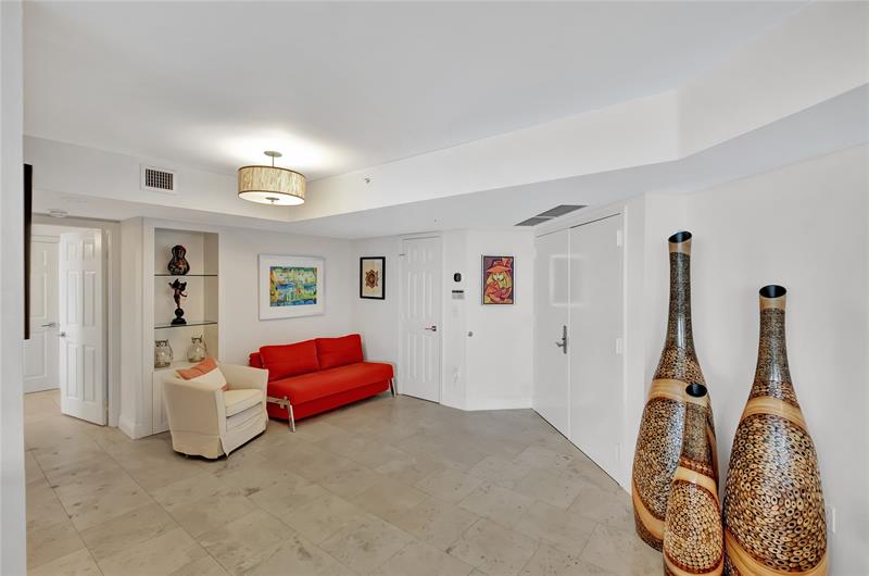 Image 22 of 37 For 6301 Collins Ave  2603