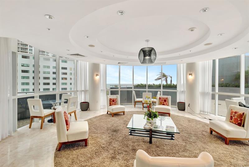 Image 3 of 37 For 6301 Collins Ave  2603