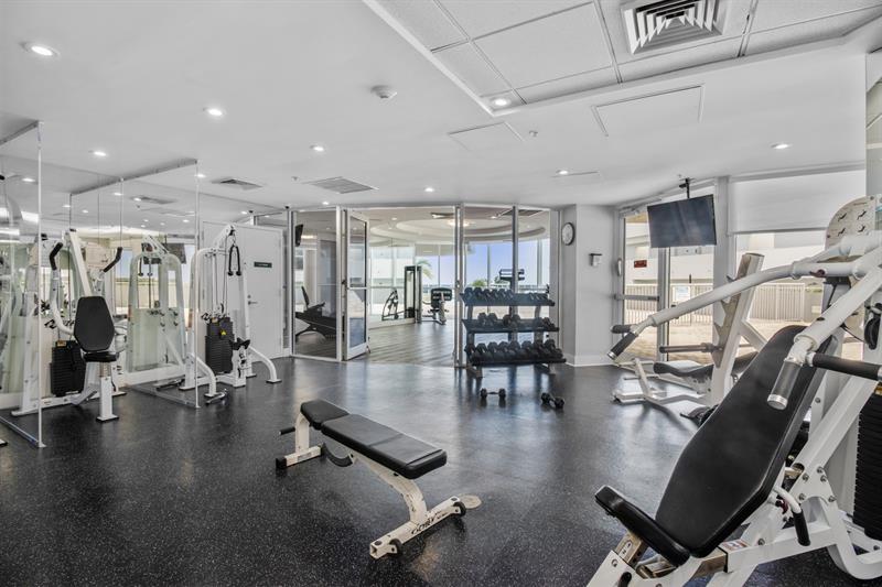 Image 6 of 37 For 6301 Collins Ave  2603