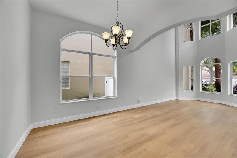 Image 12 of 57 For 5056 Sancerre Cir