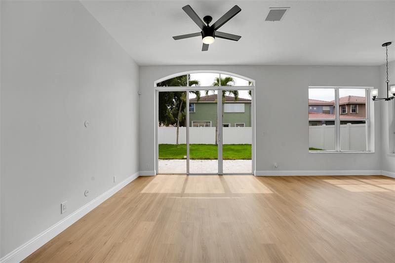 Image 16 of 57 For 5056 Sancerre Cir