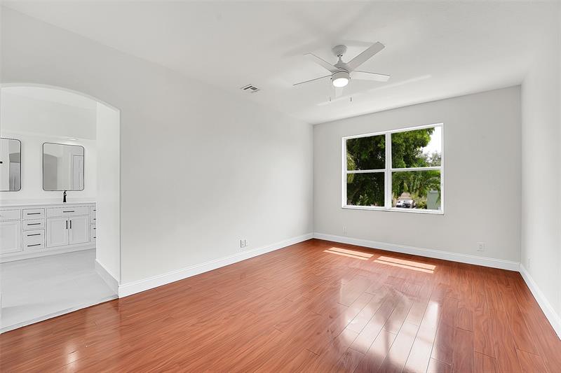 Image 24 of 57 For 5056 Sancerre Cir