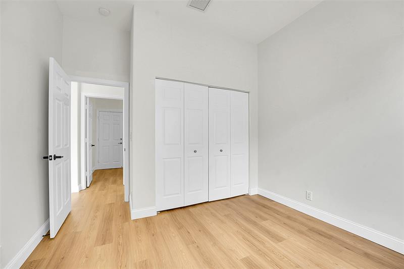 Image 38 of 57 For 5056 Sancerre Cir