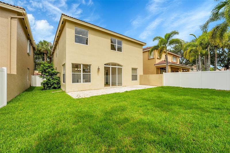 Image 43 of 57 For 5056 Sancerre Cir