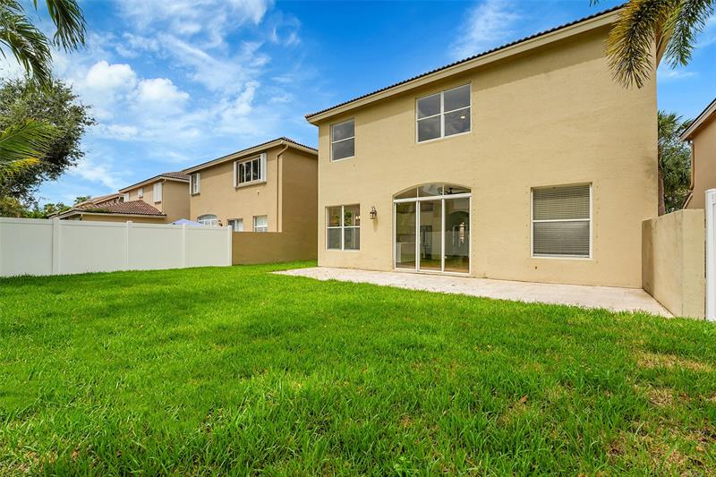 Image 44 of 57 For 5056 Sancerre Cir