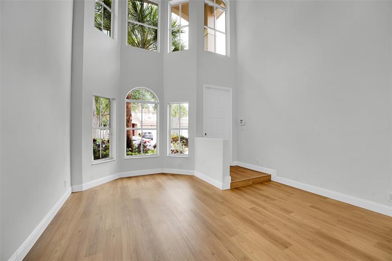 Image 8 of 57 For 5056 Sancerre Cir