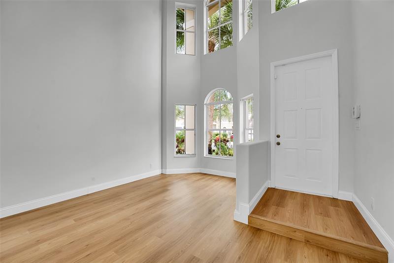 Image 9 of 57 For 5056 Sancerre Cir
