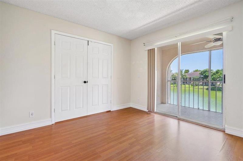 Image 13 of 39 For 13770 Oneida Dr  D2