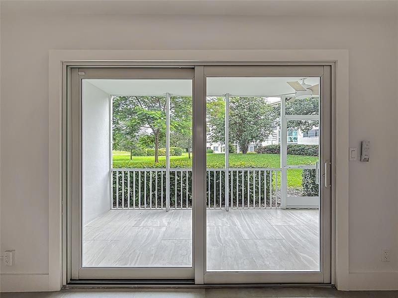 Image 23 of 44 For 4701 Martinique Dr  L1