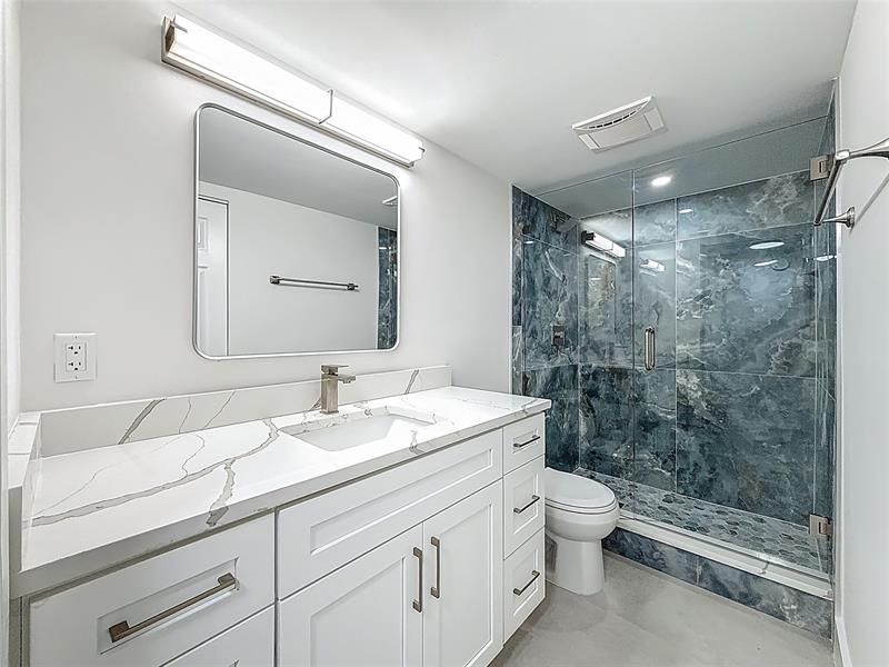 Image 36 of 44 For 4701 Martinique Dr  L1