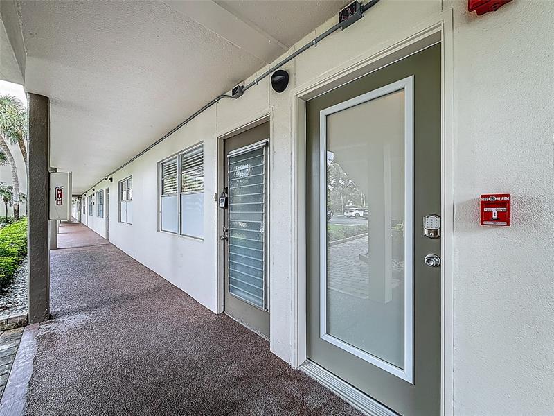 Image 5 of 44 For 4701 Martinique Dr  L1