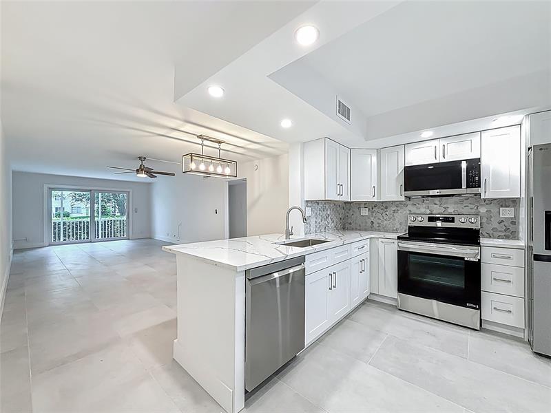 Image 7 of 44 For 4701 Martinique Dr  L1