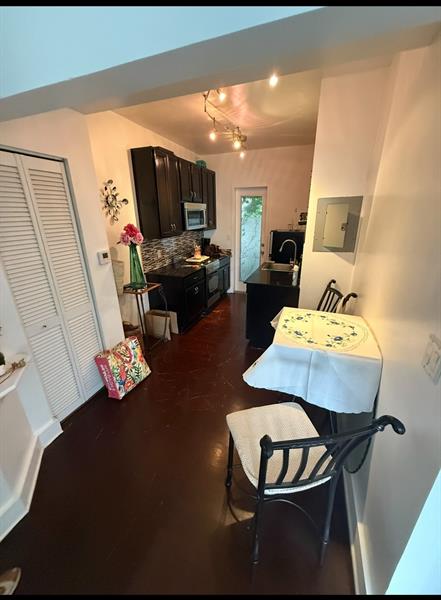 Image 10 of 14 For 935 10th St  1