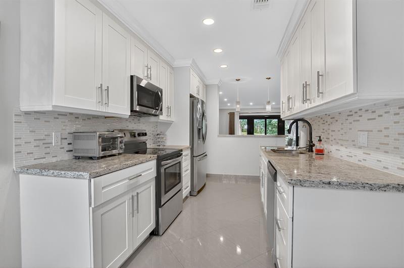 Image 10 of 28 For 9193 Pecky Cypress Ln  6d