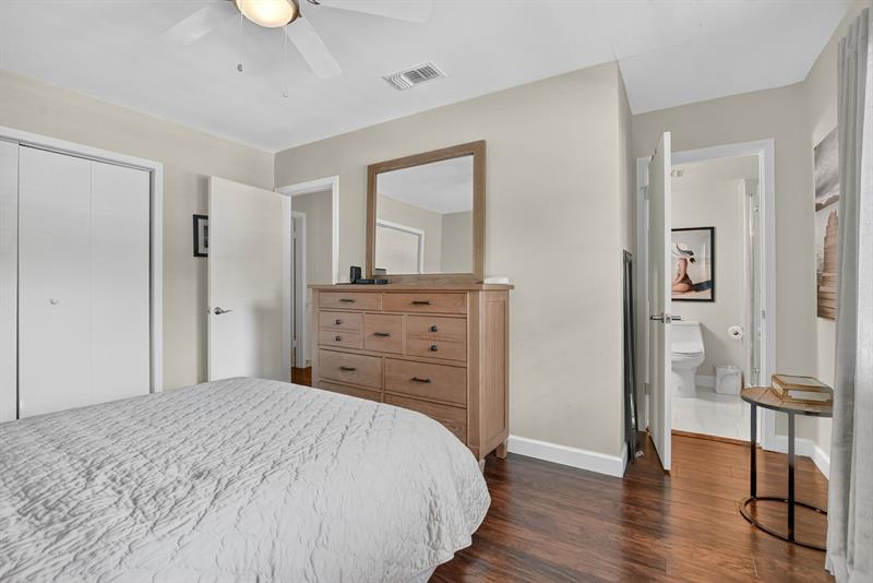 Image 18 of 28 For 9193 Pecky Cypress Ln  6d