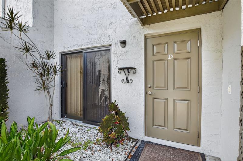 Image 3 of 28 For 9193 Pecky Cypress Ln  6d