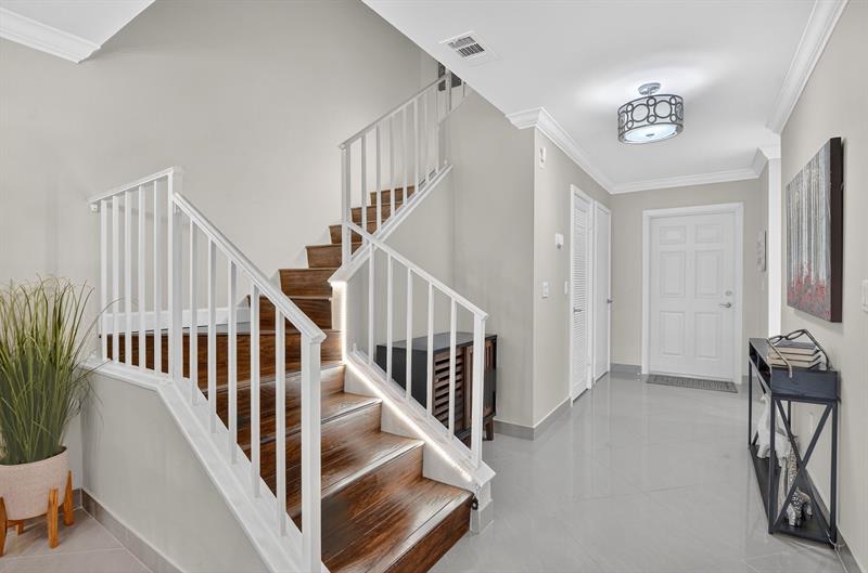 Image 5 of 28 For 9193 Pecky Cypress Ln  6d