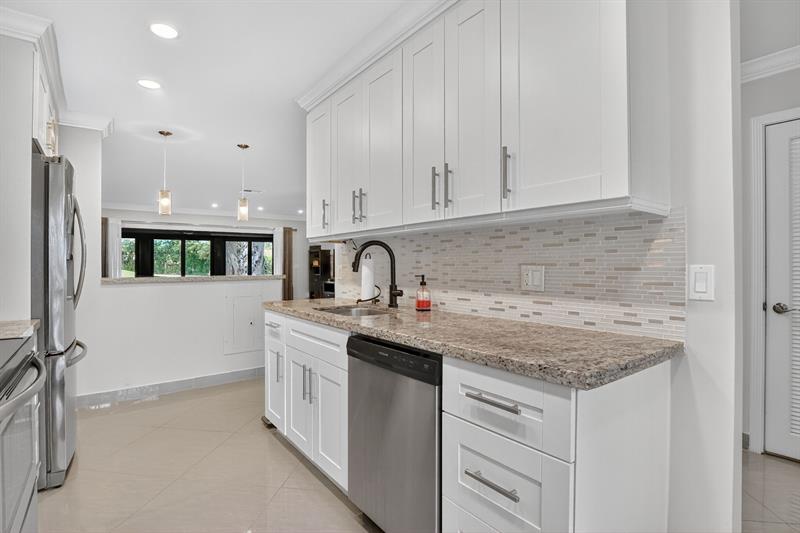 Image 9 of 28 For 9193 Pecky Cypress Ln  6d