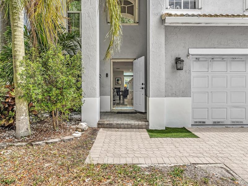 Image 4 of 63 For 5040 Heron Pl