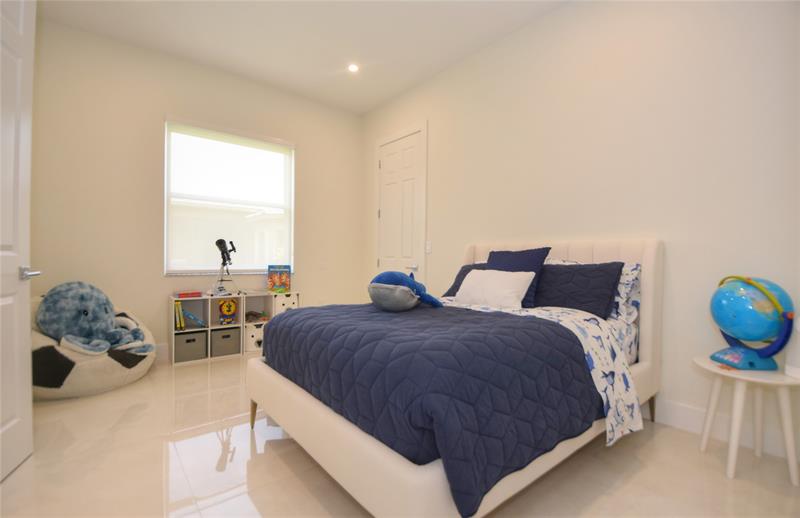 Image 16 of 27 For 13846 40th St