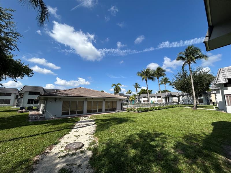 Image 20 of 21 For 8400 Sample Rd  102