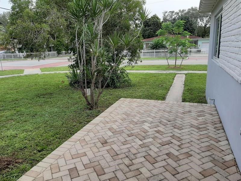 Image 8 of 26 For 13300 10th Ave