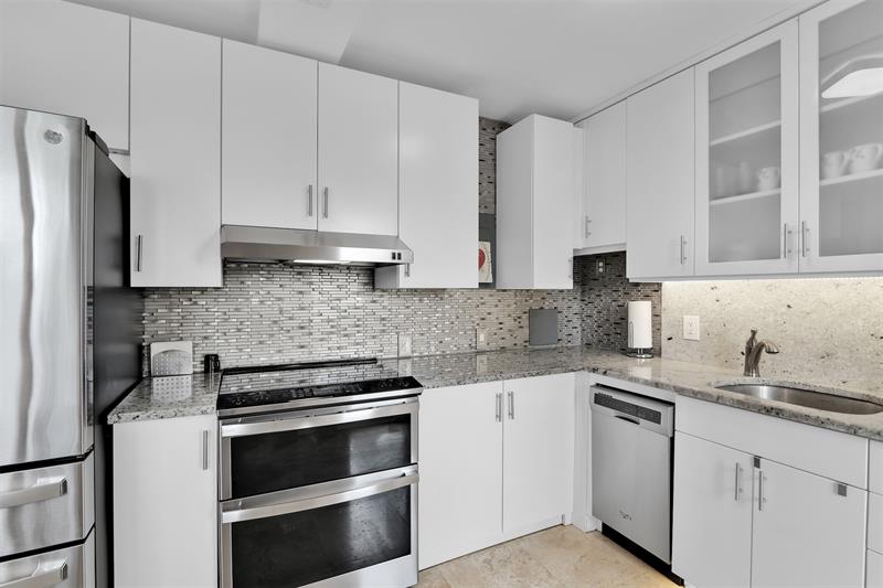 Image 9 of 30 For 2400 9th St  402