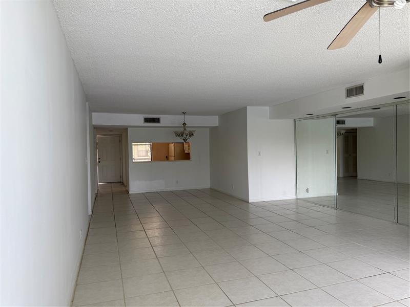 Image 12 of 26 For 2768 Carambola Cir S  206