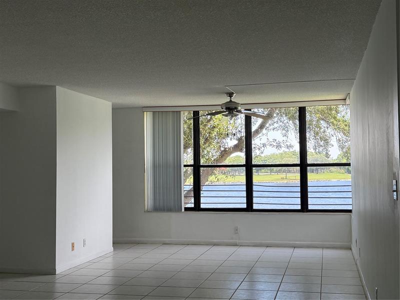 Image 14 of 26 For 2768 Carambola Cir S  206
