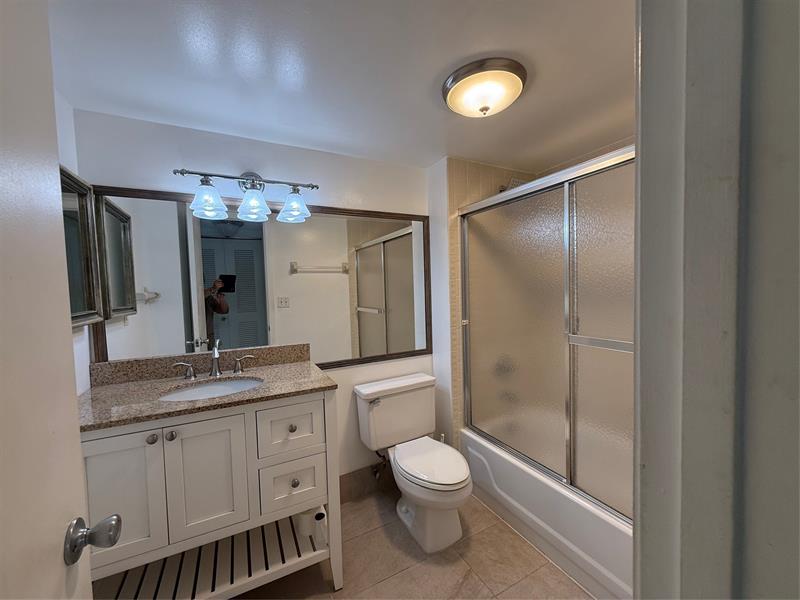 Image 21 of 26 For 2768 Carambola Cir S  206