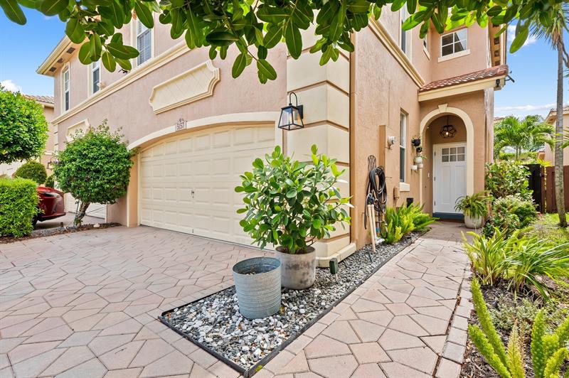 Details for 5157 Meadow Oaks Dr  5157, Coconut Creek, FL 33073