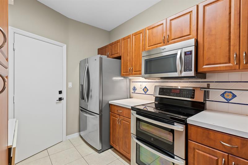 Image 11 of 29 For 5157 Meadow Oaks Dr  5157