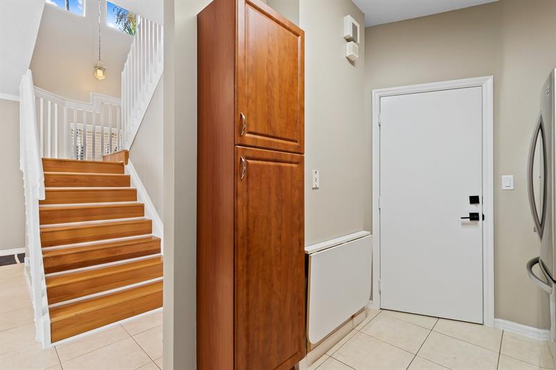 Image 12 of 29 For 5157 Meadow Oaks Dr  5157