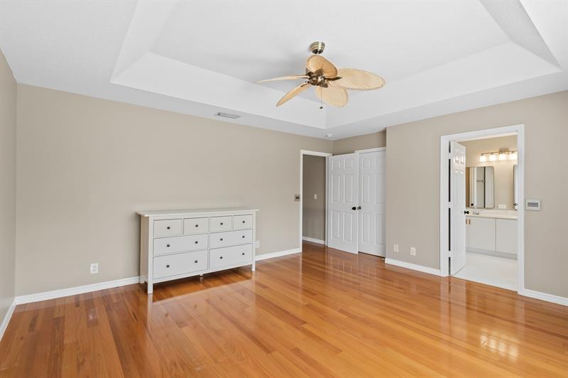 Image 15 of 29 For 5157 Meadow Oaks Dr  5157