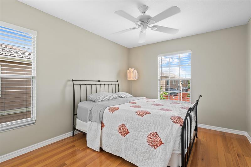 Image 20 of 29 For 5157 Meadow Oaks Dr  5157