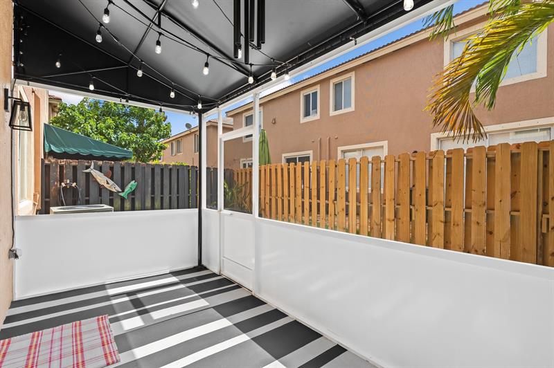 Image 25 of 29 For 5157 Meadow Oaks Dr  5157