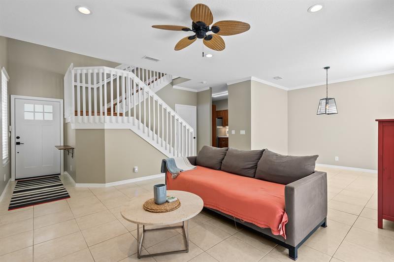 Image 5 of 29 For 5157 Meadow Oaks Dr  5157