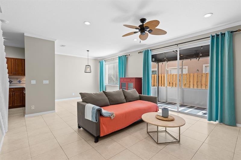 Image 6 of 29 For 5157 Meadow Oaks Dr  5157