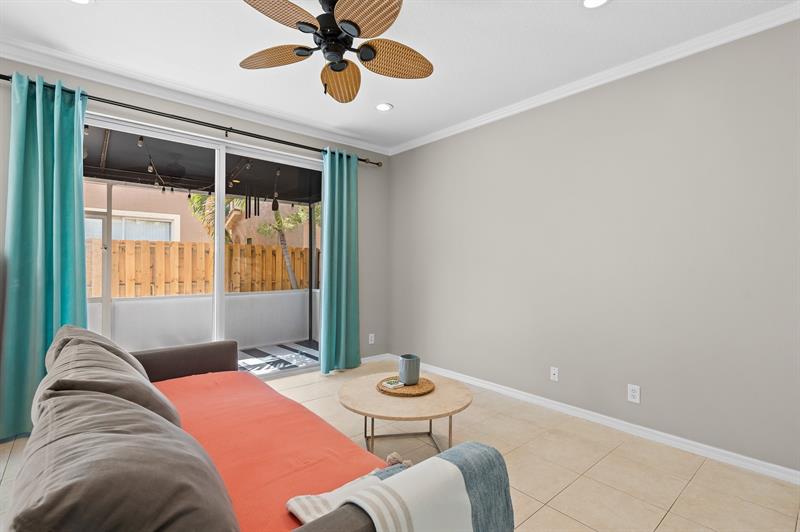 Image 7 of 29 For 5157 Meadow Oaks Dr  5157