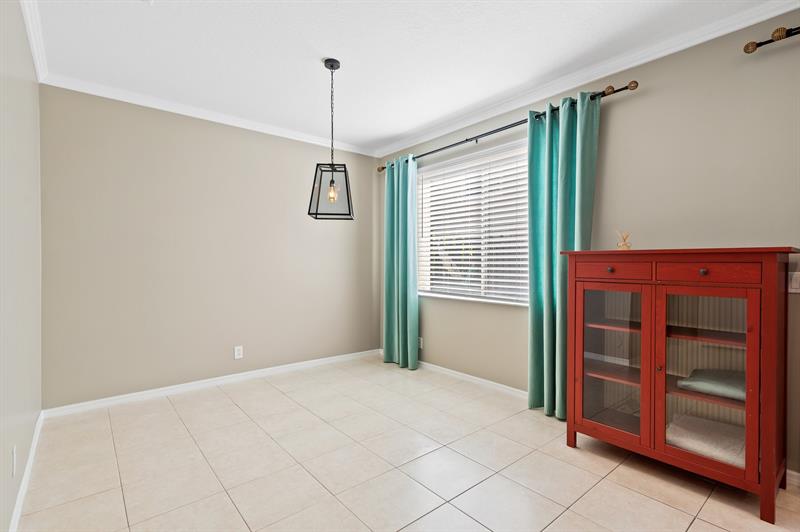 Image 8 of 29 For 5157 Meadow Oaks Dr  5157