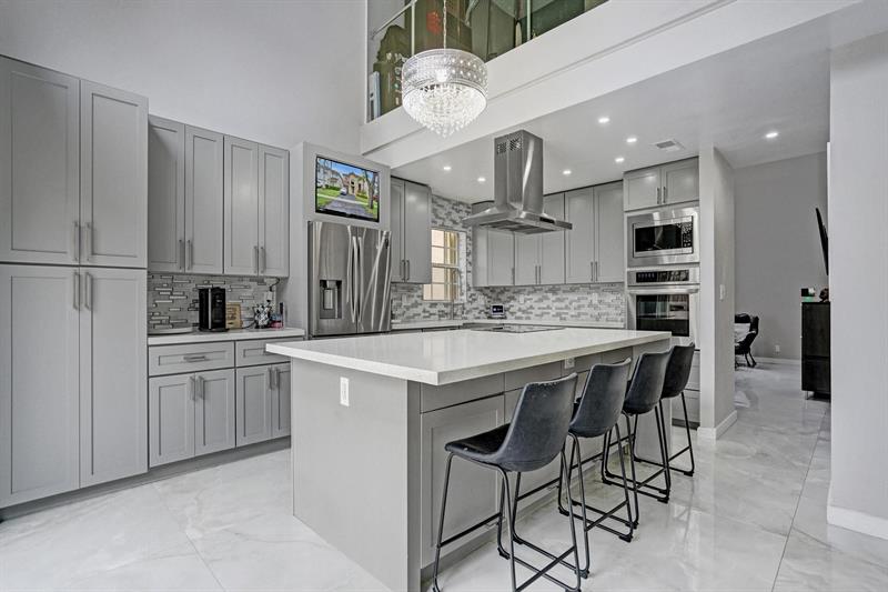 Image 12 of 53 For 10749 Lenox Rd