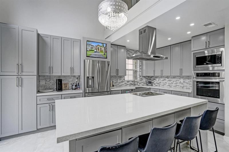 Image 13 of 53 For 10749 Lenox Rd