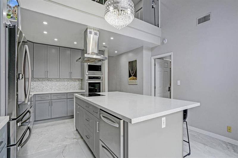 Image 15 of 53 For 10749 Lenox Rd