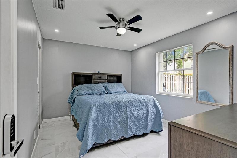 Image 20 of 53 For 10749 Lenox Rd