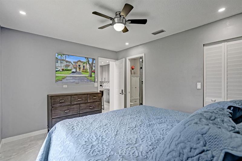 Image 23 of 53 For 10749 Lenox Rd