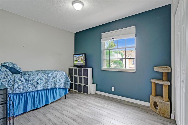 Image 31 of 53 For 10749 Lenox Rd