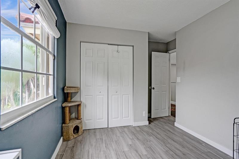 Image 32 of 53 For 10749 Lenox Rd