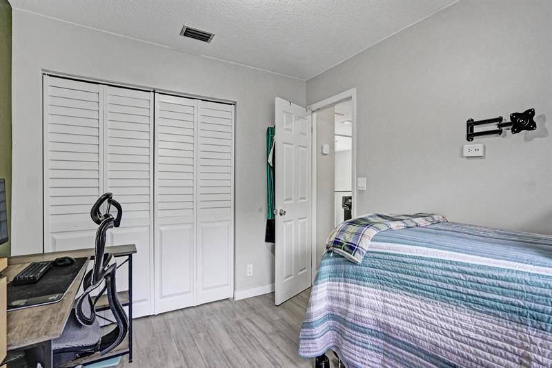 Image 38 of 53 For 10749 Lenox Rd